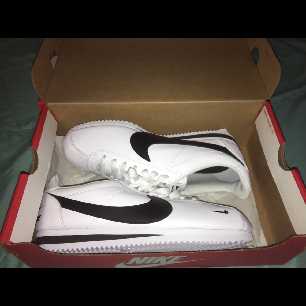 Classic Cortez Nike sport sneakers premium